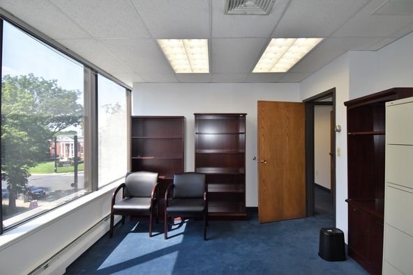 18 North Main Street, West Hartford, CT 06107